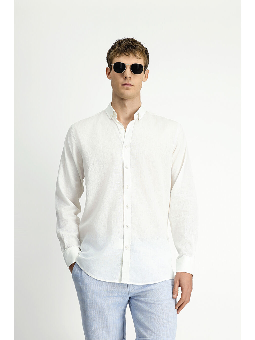 Beyaz Uzun Kol Regular Fit Düğmeli Yaka Pamuklu Keten Gömlek-2