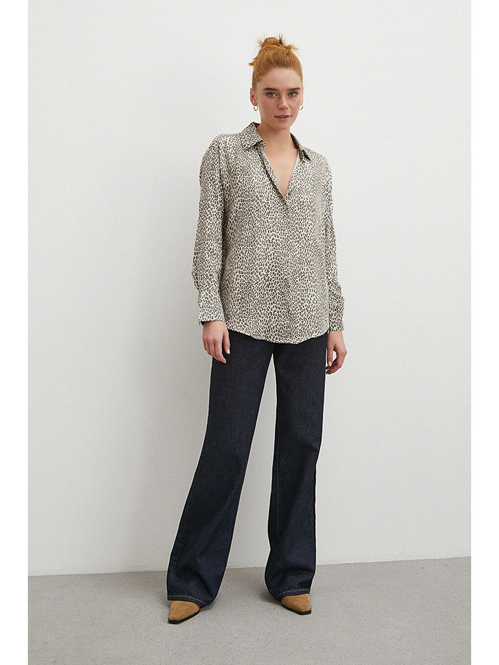 Ekru Leopar Desenli Viskon Saten Gömlek Krem-1