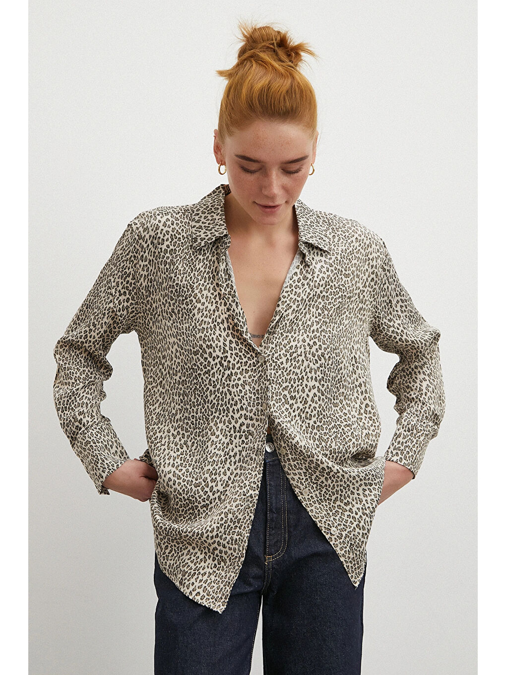Ekru Leopar Desenli Viskon Saten Gömlek Krem-2