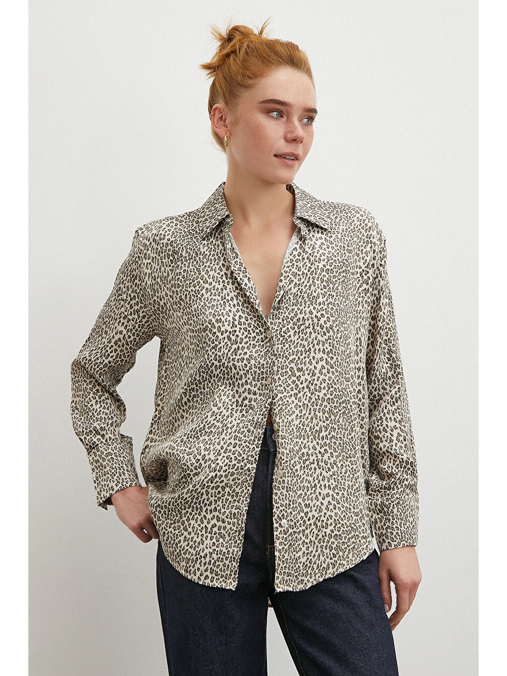 Ekru Leopar Desenli Viskon Saten Gömlek Krem-3