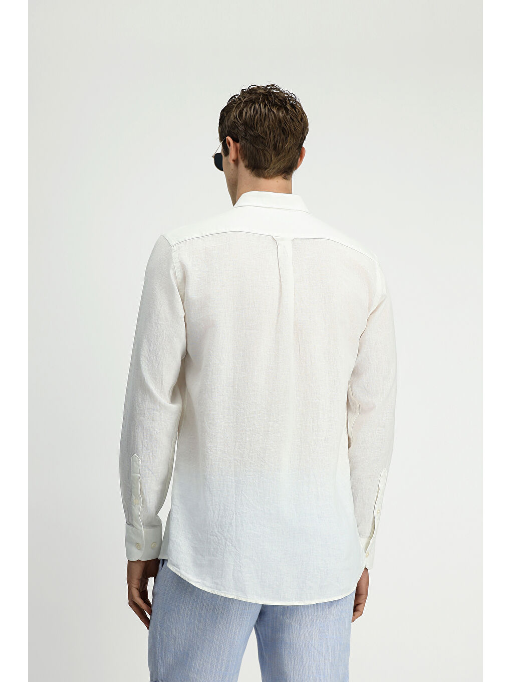 Beyaz Uzun Kol Regular Fit Düğmeli Yaka Pamuklu Keten Gömlek-4