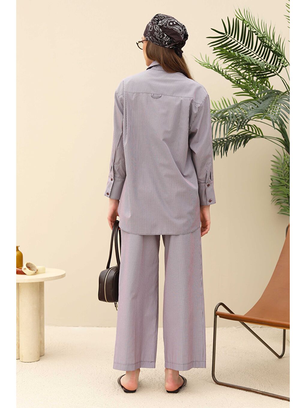 Kahverengi İnce Çizgili Basic Gömlek Kahve-3