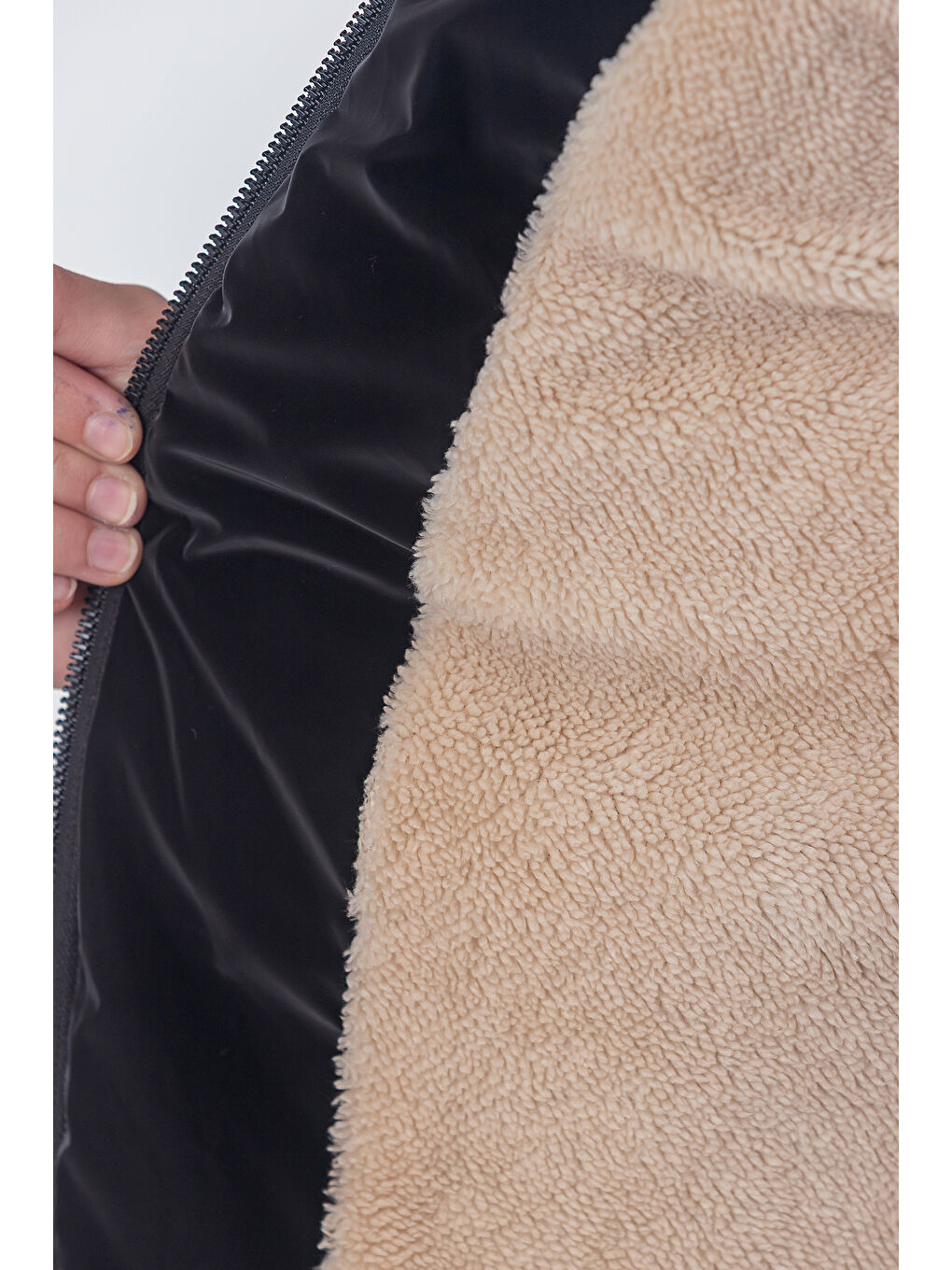 Siyah Kız Çocuk Kapüşonlu Nova Kumaş Kışlık Mont KM1010-4