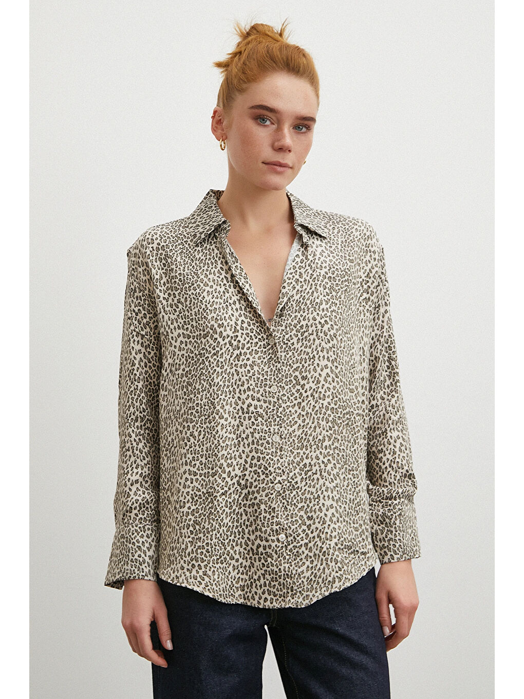Ekru Leopar Desenli Viskon Saten Gömlek Krem-4