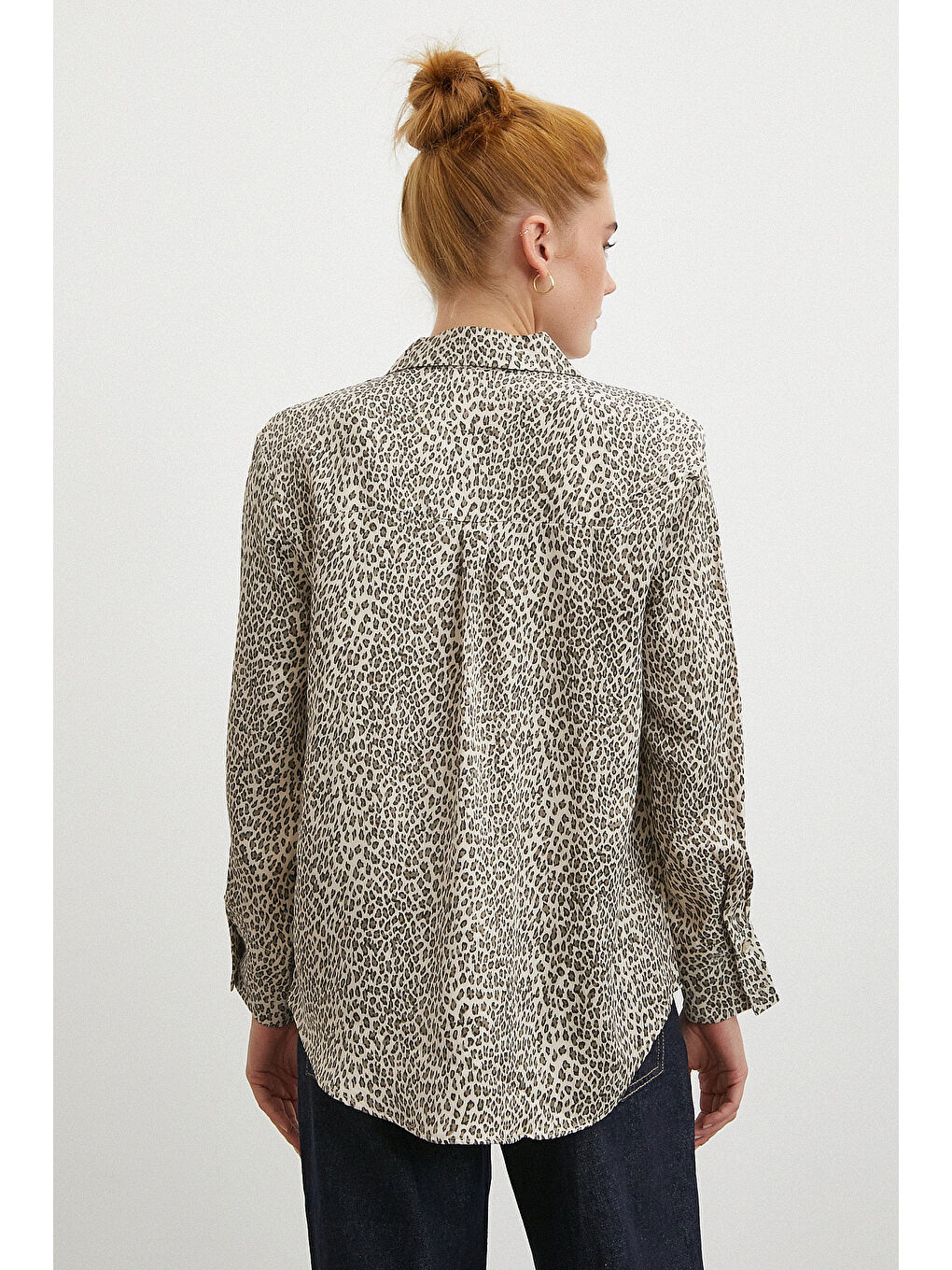 Ekru Leopar Desenli Viskon Saten Gömlek Krem-5