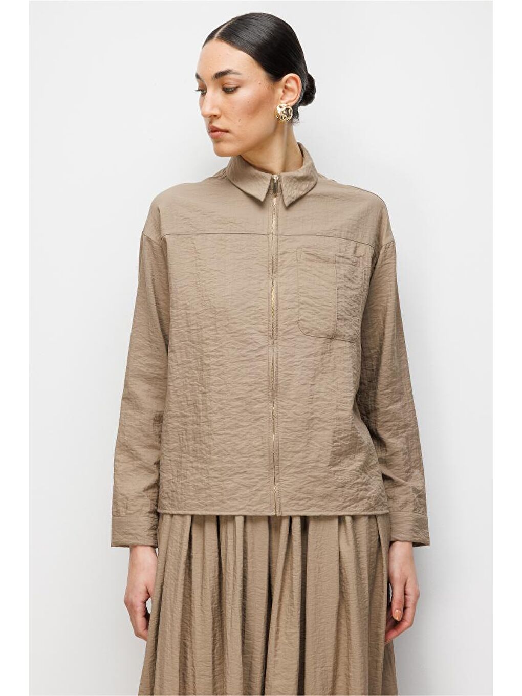 Bej Teknik Kumaş Fermuarlı Vizon Rengi Ceket Gömlek-3