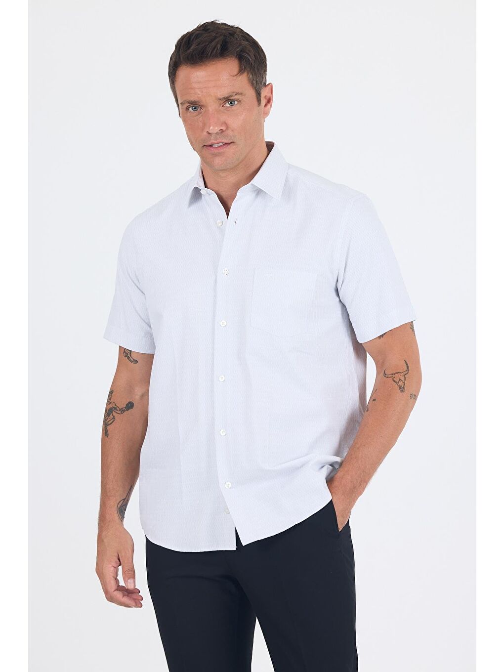 Beyaz-Mavi Sert Yaka Kısa Kol Cepli Comfort Fit Cls Gömlek 1004250260