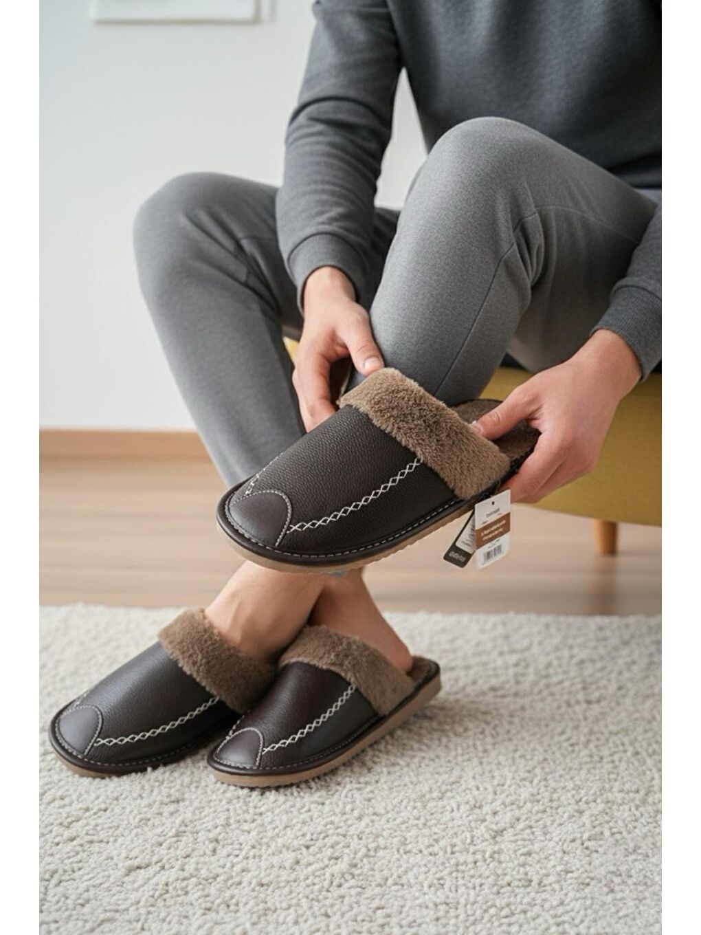 Kahverengi Bets Pofuduk Suni Deri İçi Kürklü Erkek Ev Terliği Ses Yapmaz Taban Misafir Terliği-1