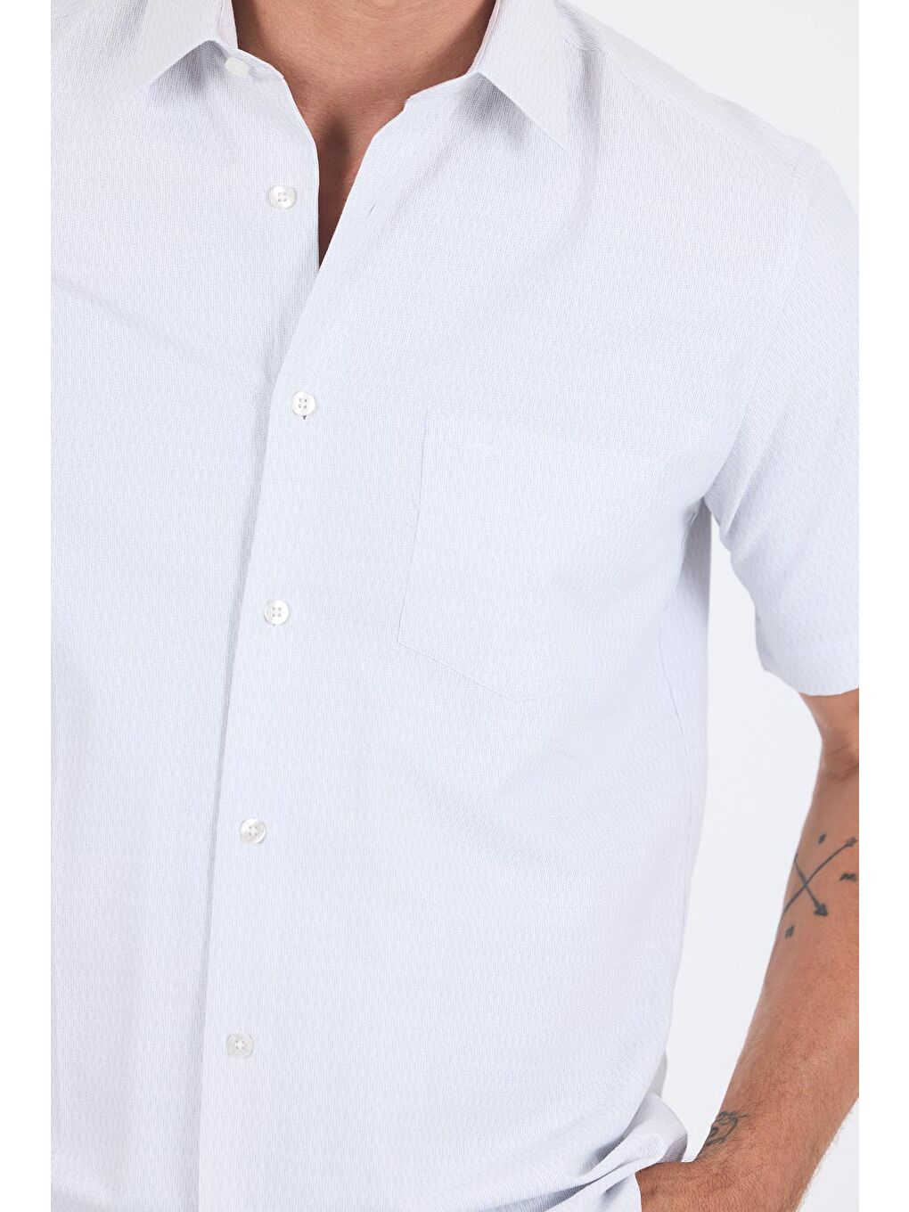 Beyaz-Mavi Sert Yaka Kısa Kol Cepli Comfort Fit Cls Gömlek 1004250260-2