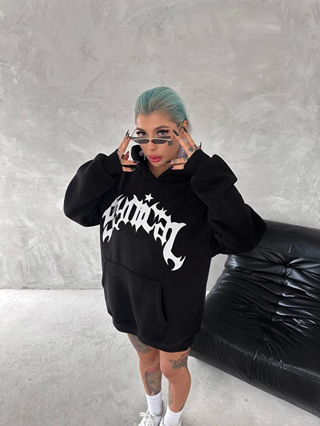 Unisex Üç İplik Kapüşonlu Baskılı Sweatshirt - Siyah