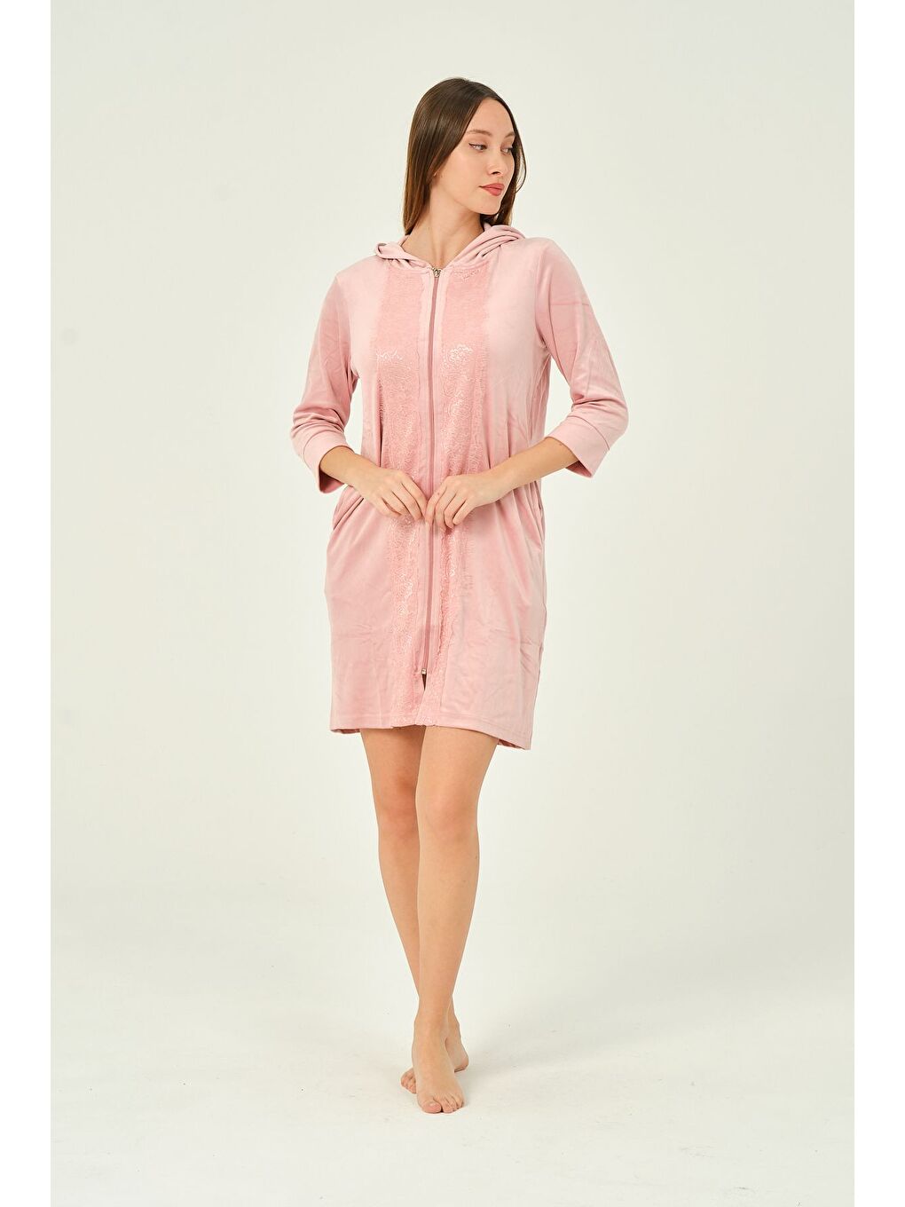 Pembe Kadın Kapüşonlu Fermuarlı Cepli Dantel Detaylı Kadife Elbise-1
