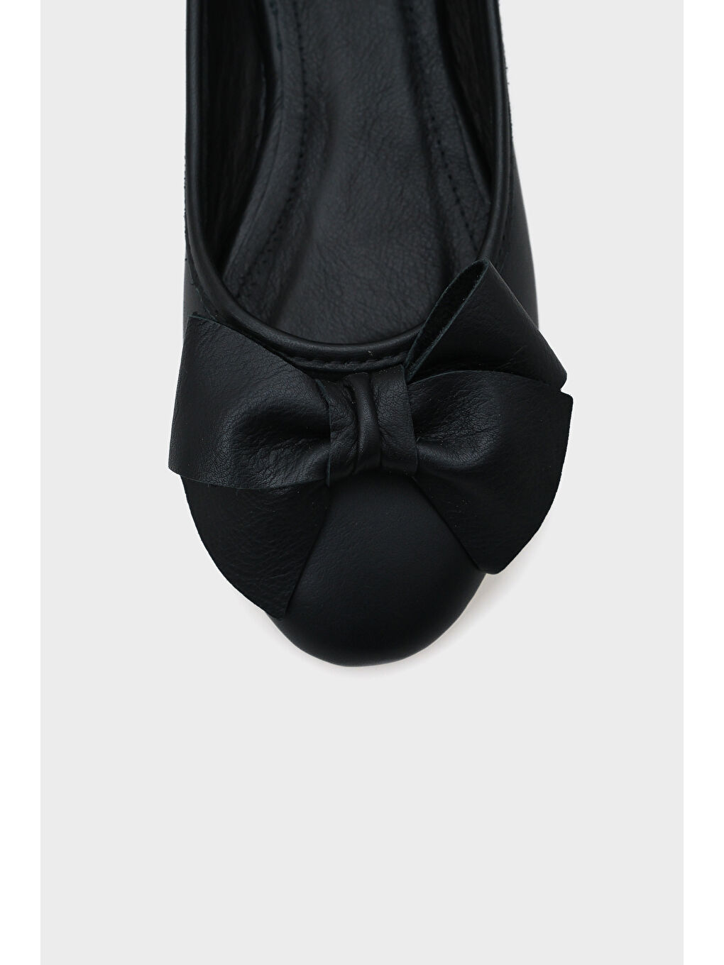 Siyah Bliss Kadın Hakiki Deri Fiyonk Aksesuarlı Babet-2