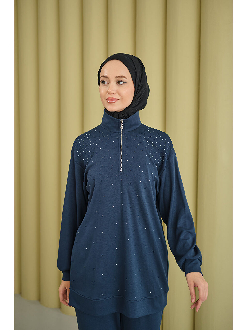 Kadın Yarım Fermuarlı Taşlı Takım Lacivert-1