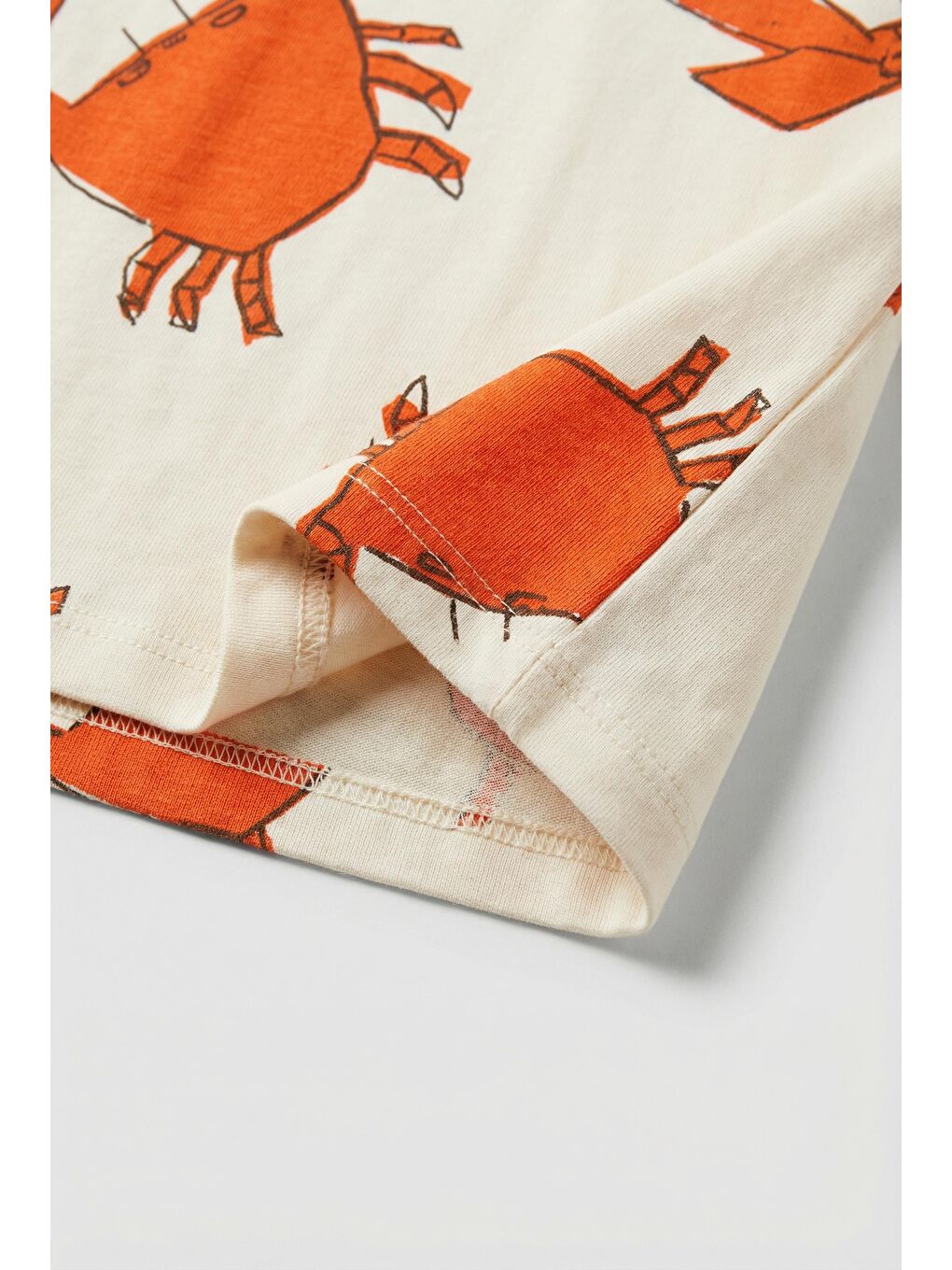 Karışık Erkek Çocuk Pamuklu Ekru Yengeç Desenli T-Shirt Şort Takım-3