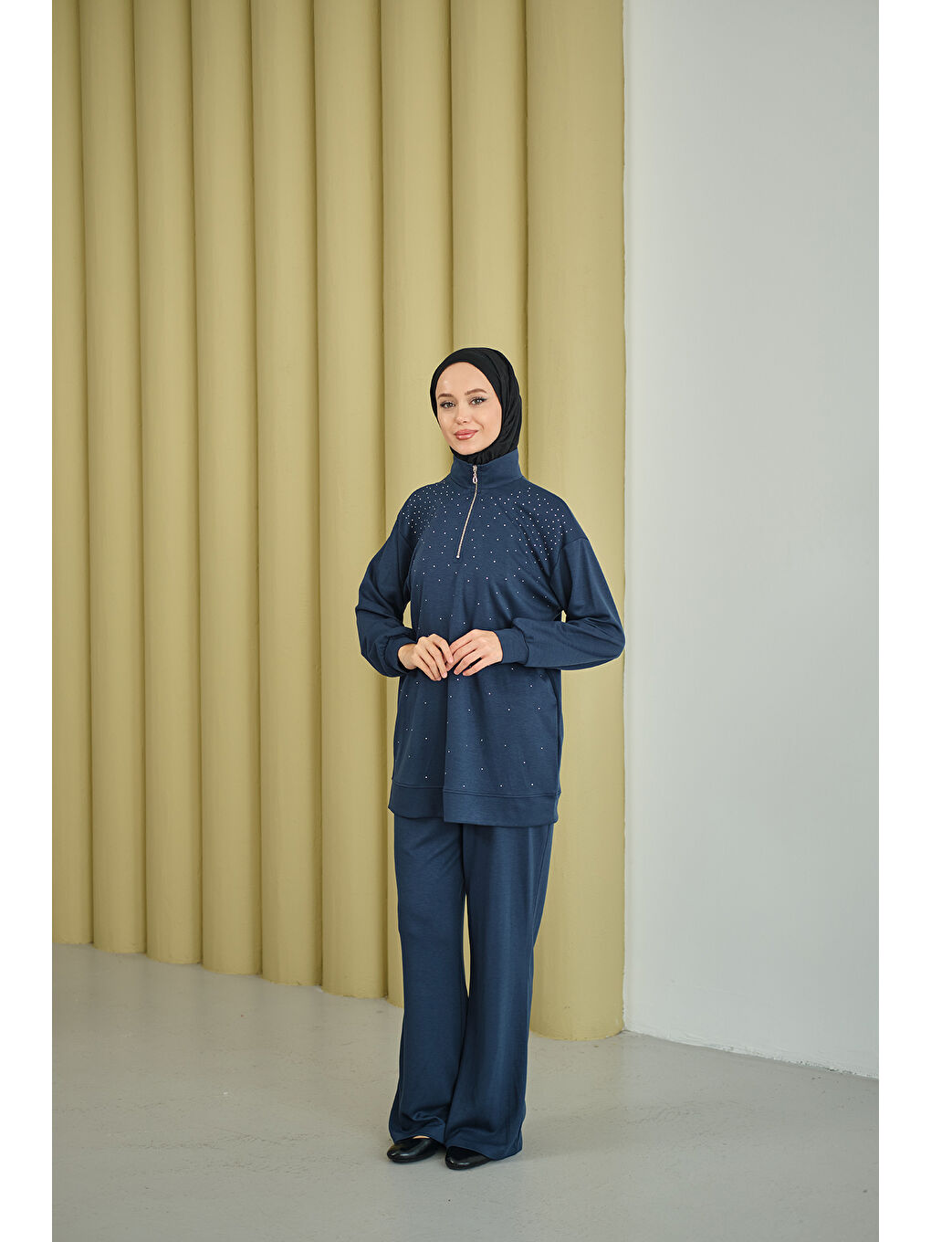 Kadın Yarım Fermuarlı Taşlı Takım Lacivert-4