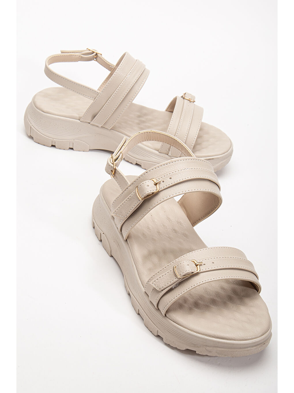 Kadın Bej Poli Taban Toka Detaylı Çift Bantlı Sandalet-2