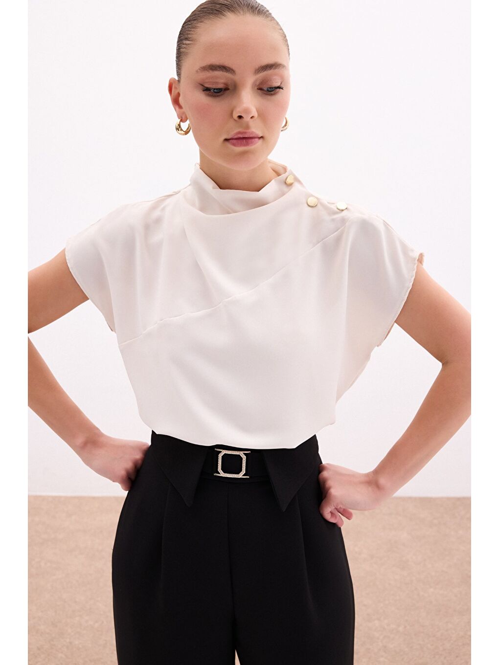 Tek Omuz Çıtçıtlı Bluz - Bej