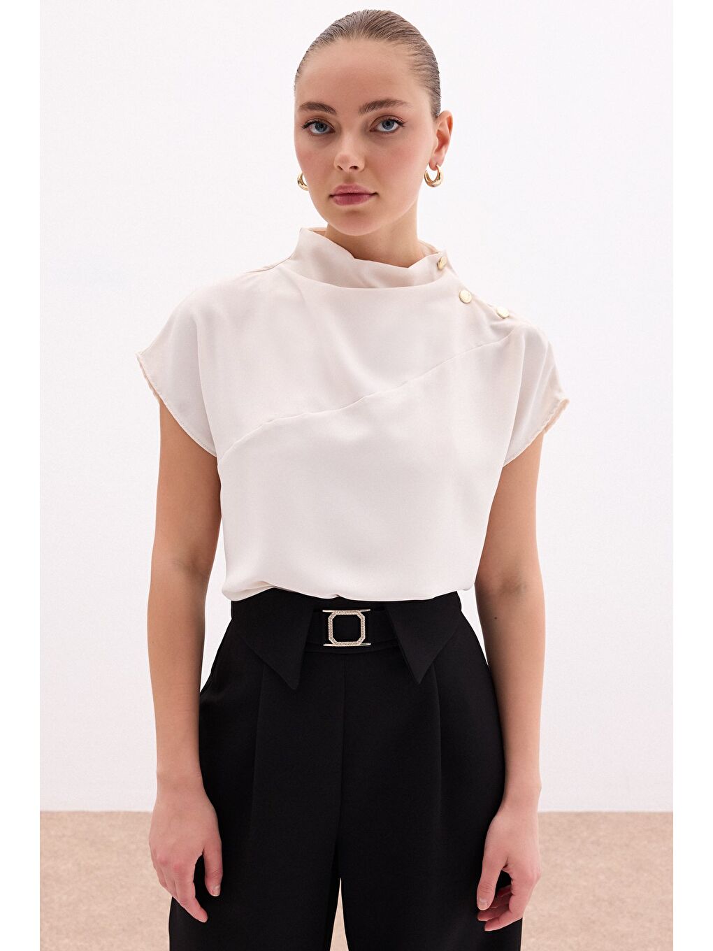 Tek Omuz Çıtçıtlı Bluz - Bej-1