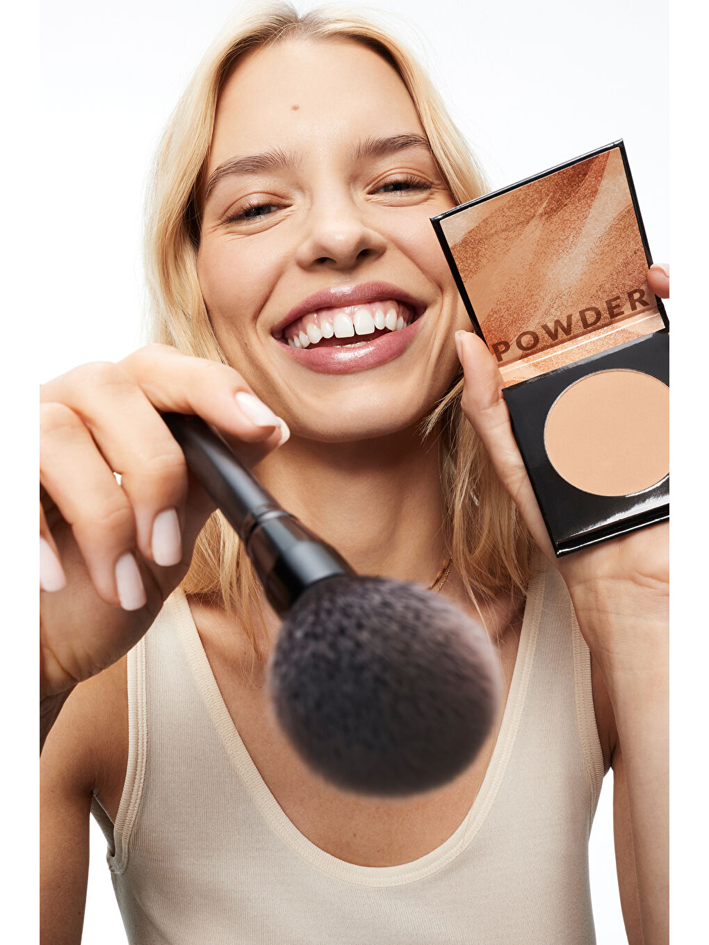 Ultra Colour Kompakt Pudra 24N Neutral Light Medium-4