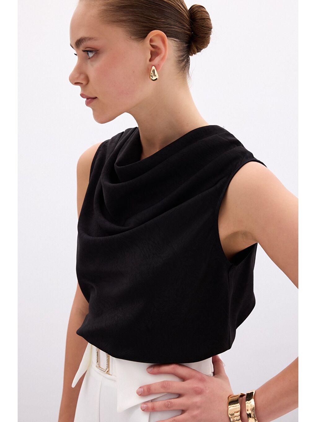 Degaje Yaka Saten Bluz - Siyah-2