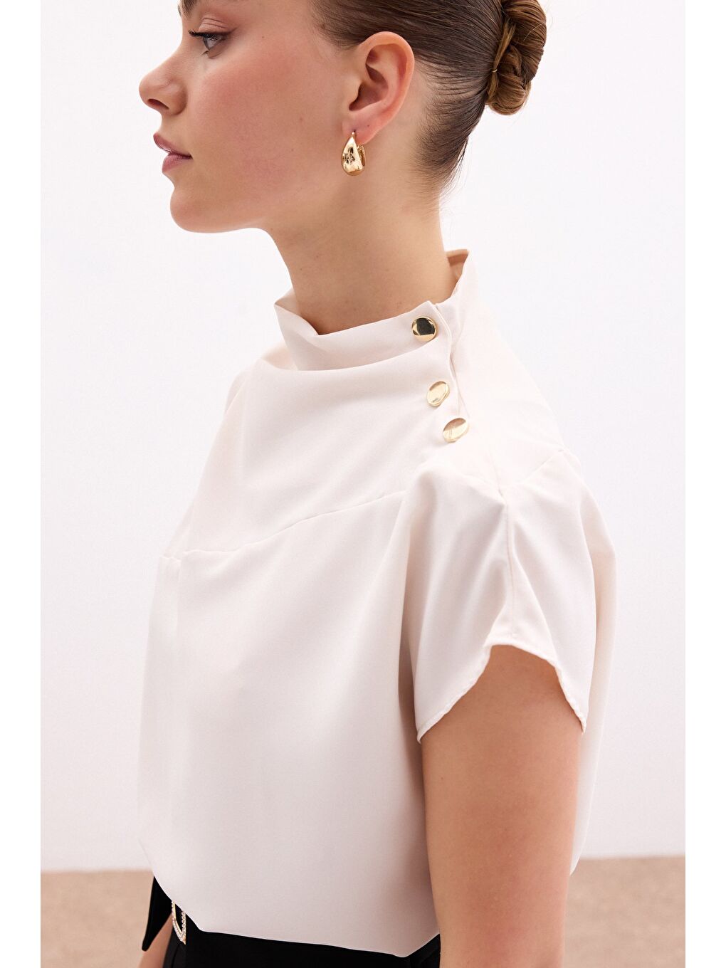 Tek Omuz Çıtçıtlı Bluz - Bej-5