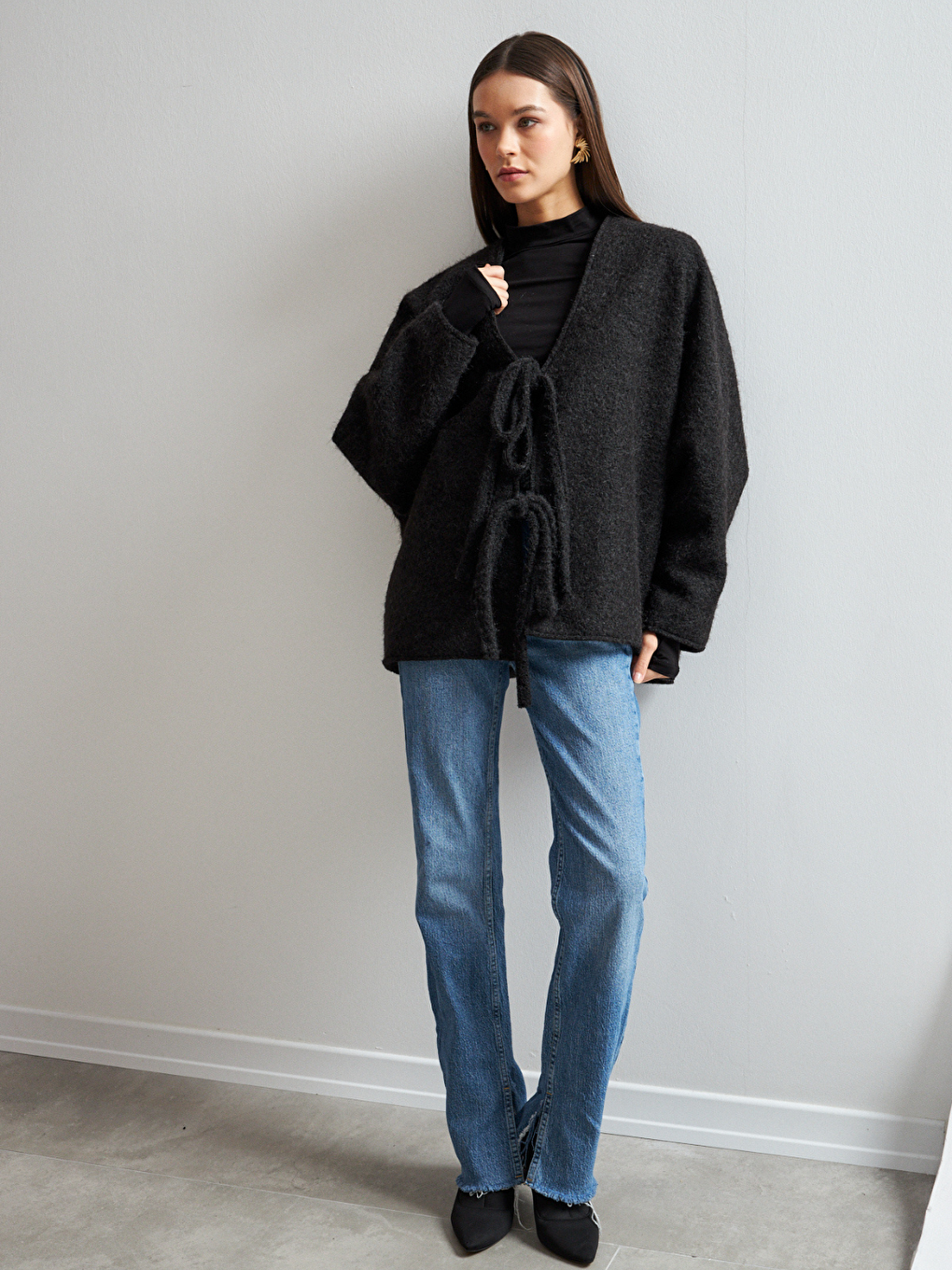 Kadın Siyah Bağcık Detaylı İthal Kaşe Ceket-4