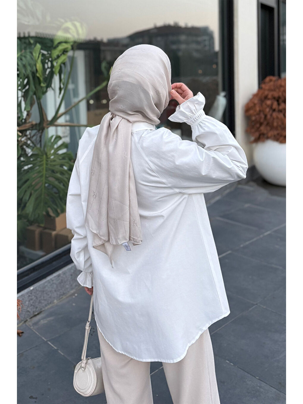 Önü Parça Roba Büzgülü Tunik Beyaz-3