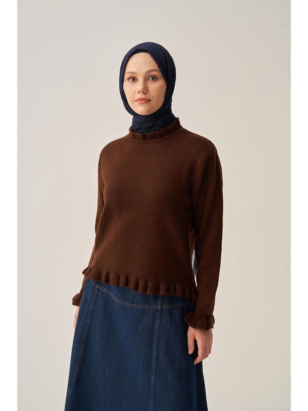 Kahverengi Kahve-Yakası Fırfırlı Kısa Kazak-1