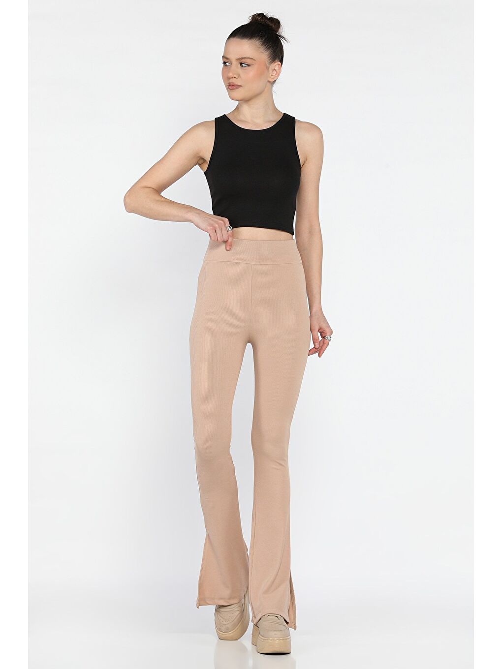 Bej Kadın İspanyol Paça Yırtmaç Detaylı Yüksek Bel Fitilli Tayt