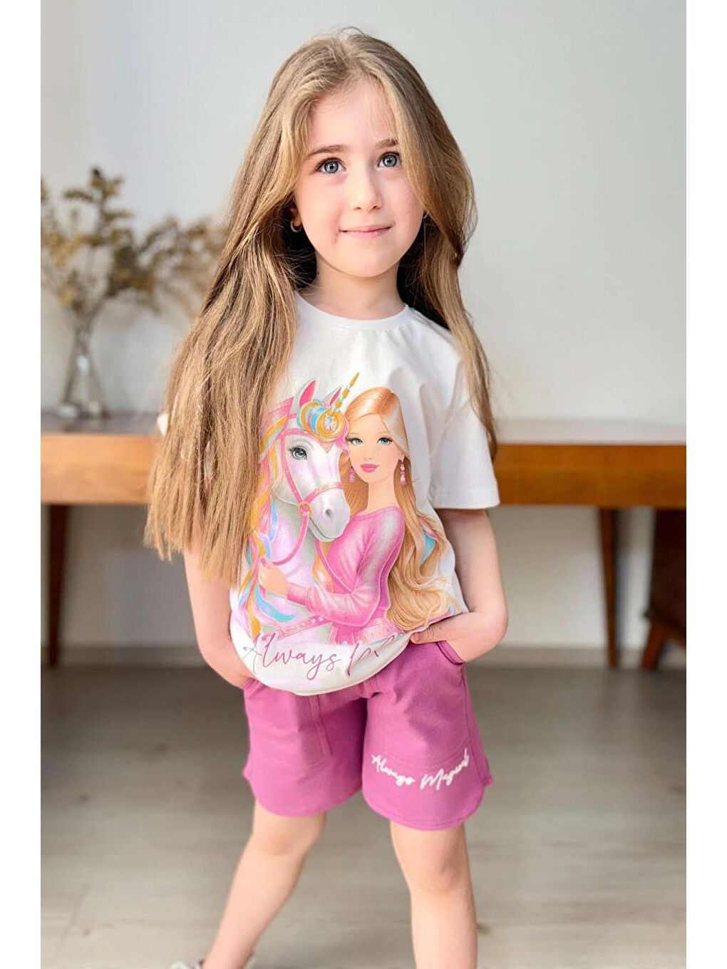 Kız Çocuk Üzeri Digital Bebek ve At Baskılı Yazı Detaylı T-shirt Mor Şortlu Takım-2