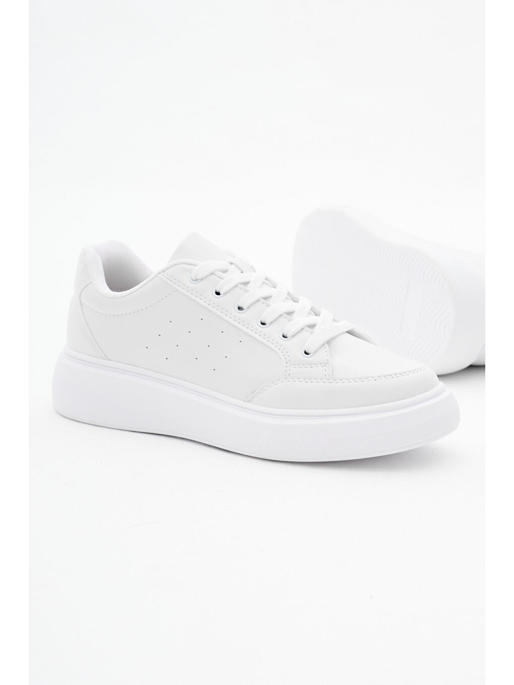 Kadın Beyaz Rahat Kalıp Yüksek Poli Taban Bağcıklı Spor Ayakkabı-3