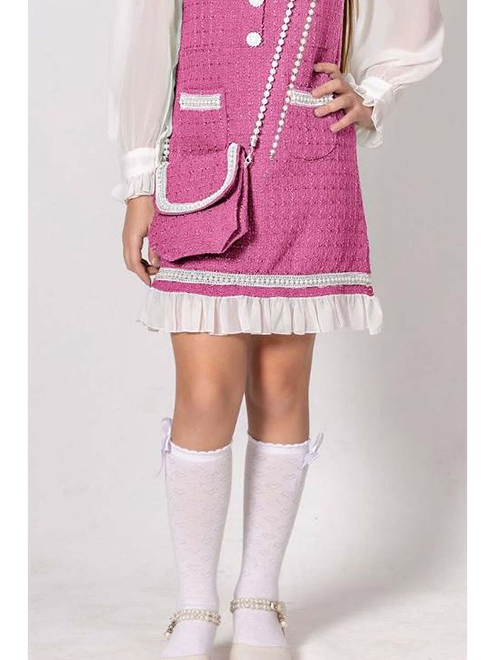 Kız Çocuk Kolları ve Yakası Şifon Etek Ucu Fırfırlı İnci İşlemeli Çift Cepli Pembe Triko Elbise-1