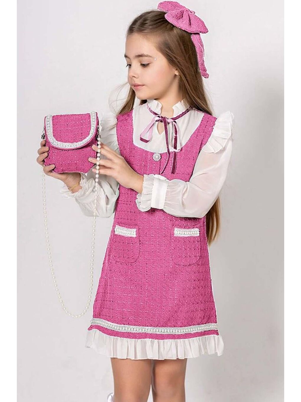 Kız Çocuk Kolları ve Yakası Şifon Etek Ucu Fırfırlı İnci İşlemeli Çift Cepli Pembe Triko Elbise-3