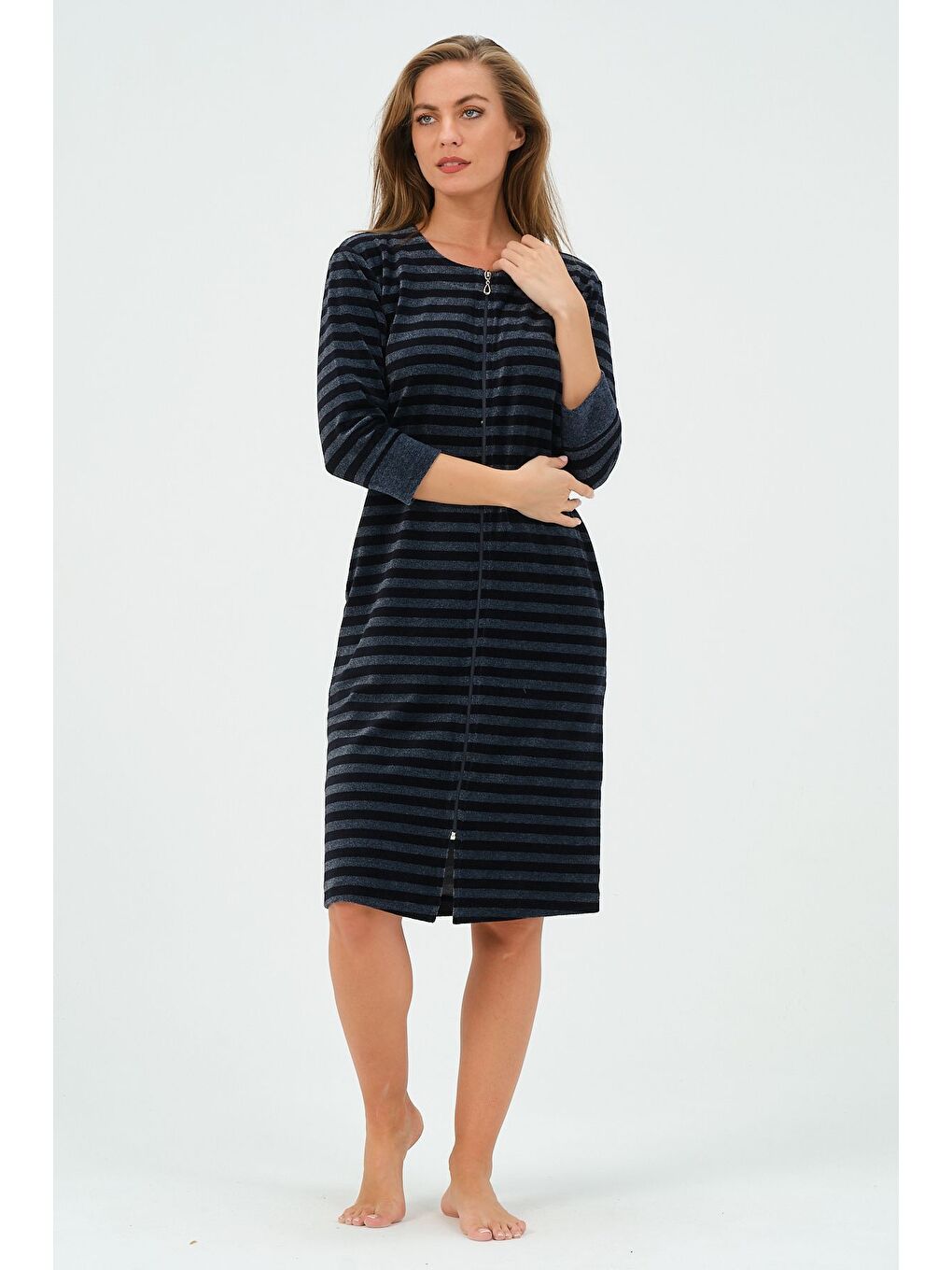 Kadın Lacivert Çizgili Fermuarlı Cepli Kadife Elbise-4