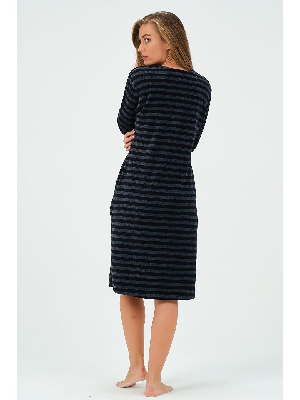 Kadın Lacivert Çizgili Fermuarlı Cepli Kadife Elbise-6