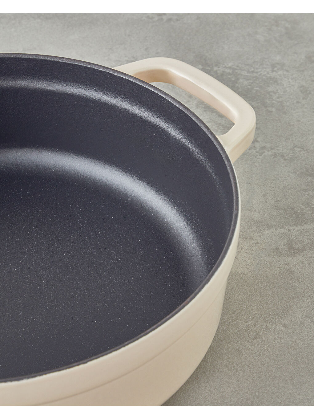 Ekru Hecha Demir Döküm Sığ Tencere 28 cm Krem-2