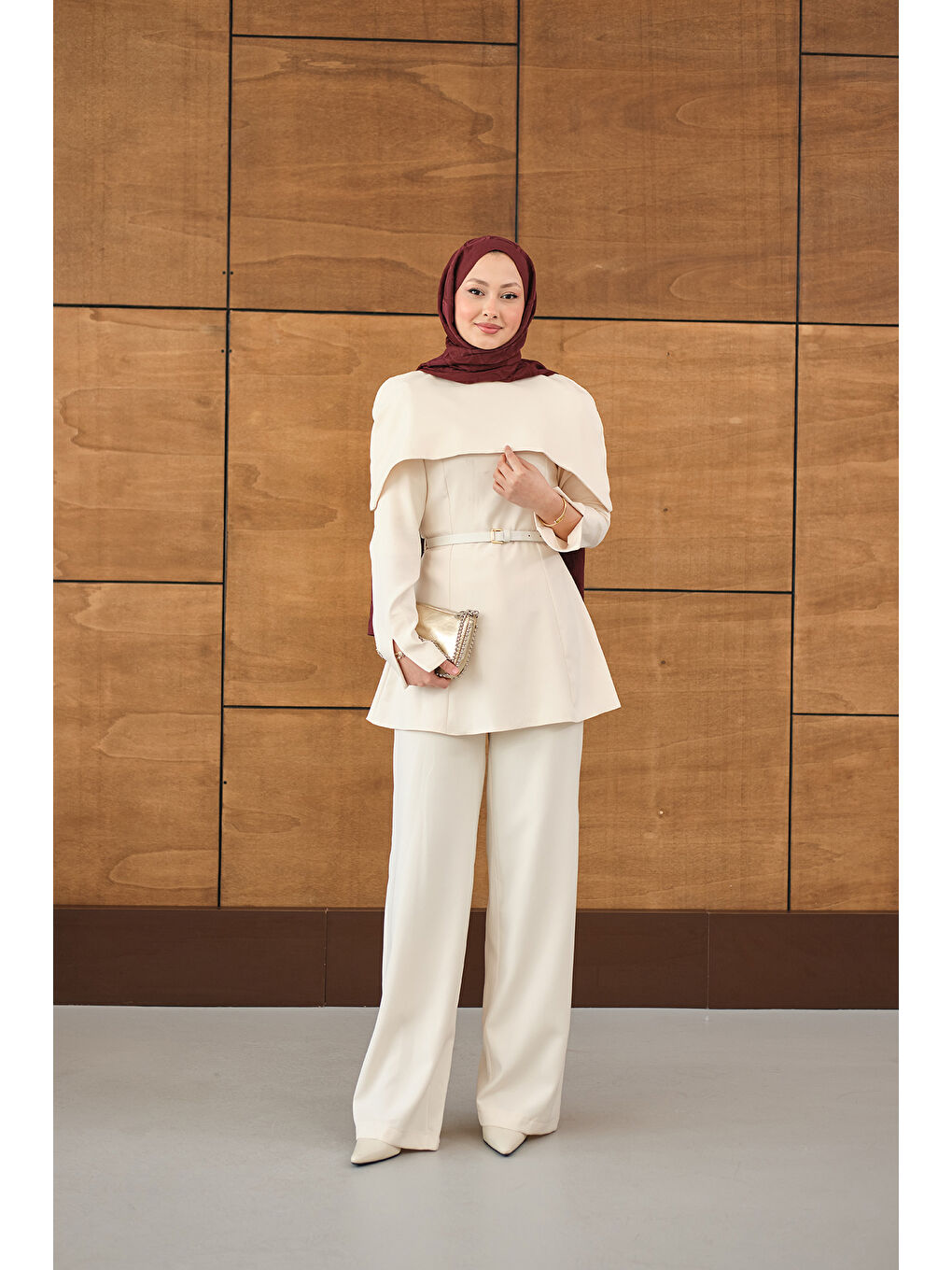Ekru Kadın Çıkarılabilir Pelerin Detaylı Takım Krem-3