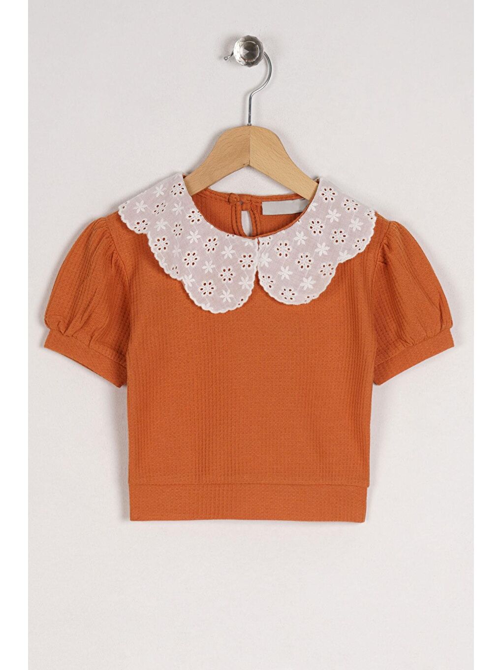 Kahverengi Bebe Yaka Dantelli Mini Kareli Kız Çocuk Tişört
