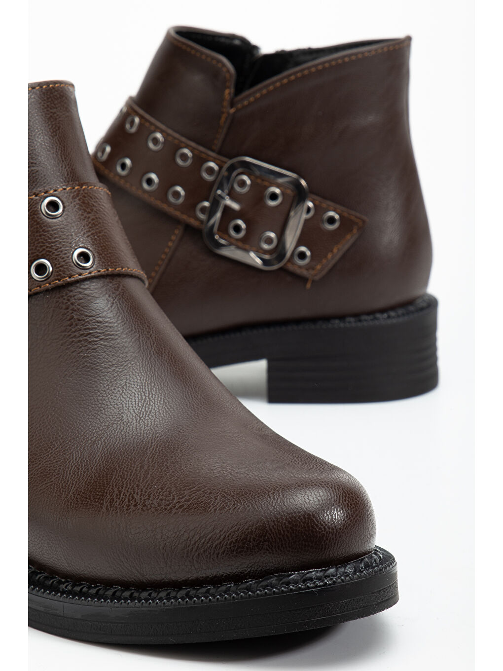 Kahverengi Kadın Kahve Cilt Kalın Termo Taban Kemer Toka Detaylı Fermuarlı Bot-3