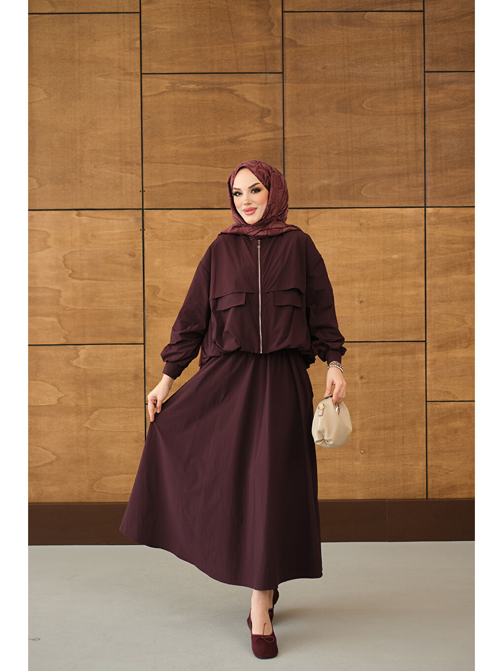 Kadın Çift Cep Görünümlü Fermuarlı Etekli Takım Bordo-2