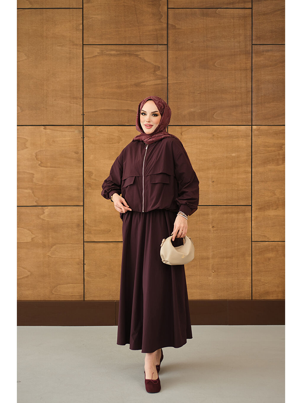 Kadın Çift Cep Görünümlü Fermuarlı Etekli Takım Bordo-4