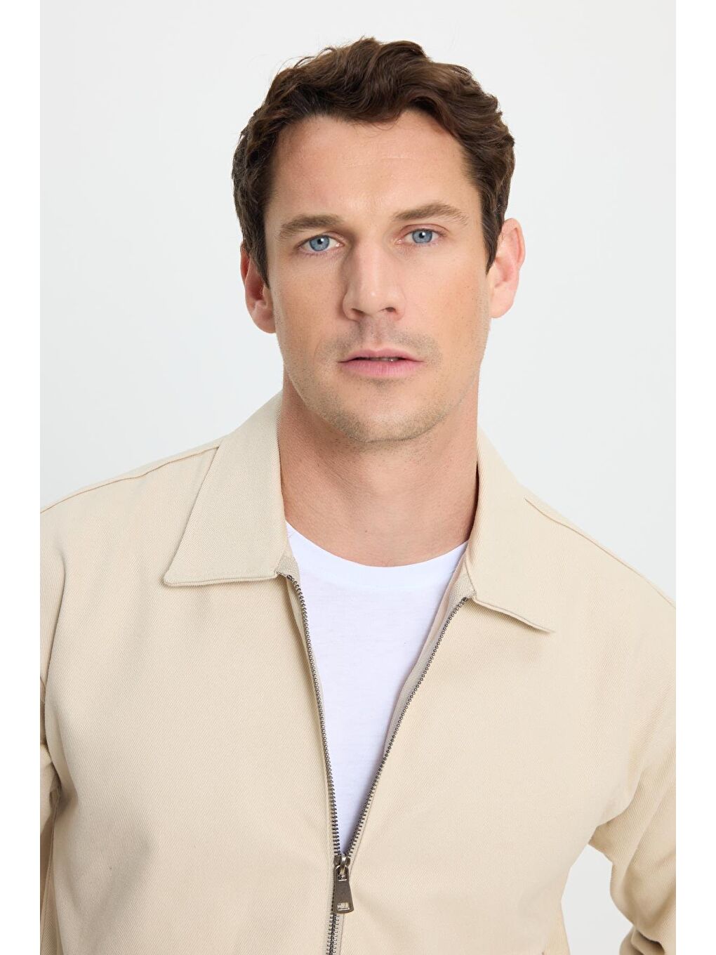 Bej Erkek Relax Fit Rahat Kesim Çift Cep Kapaklı Fermuarlı Beli Lastikli Düz Ceket-1