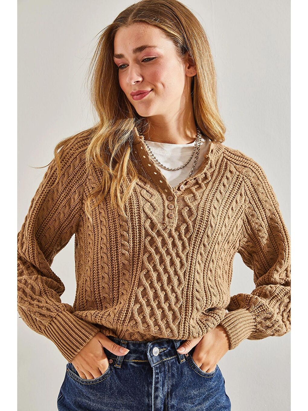 Bej Kadın Saç Örgülü Düğmeli Triko Kazak-2