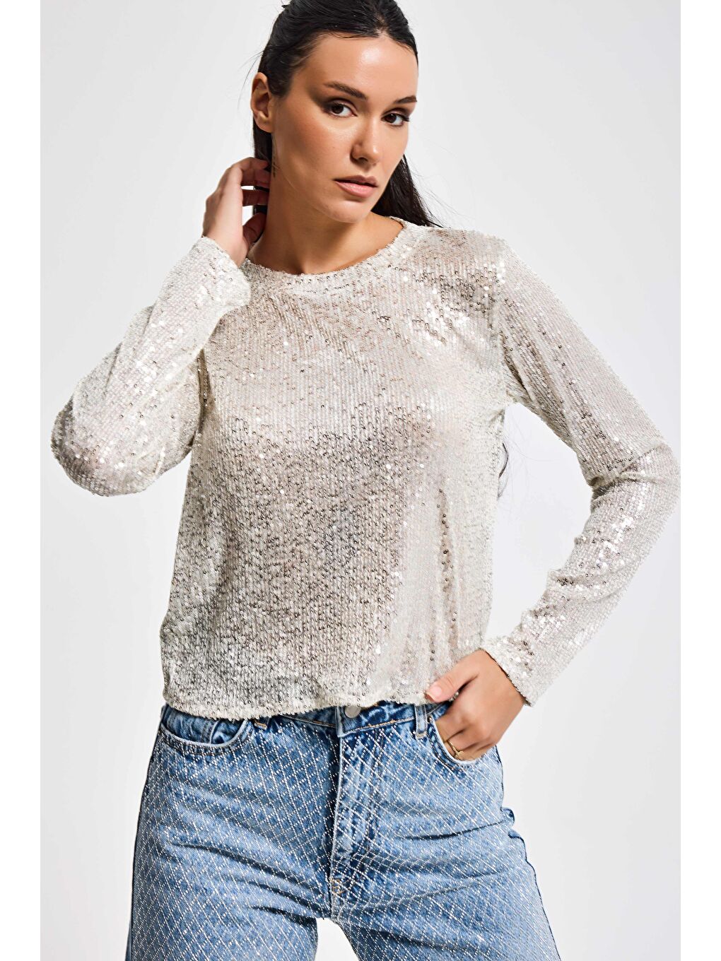 Gri Kadın Gümüş Renk Pul Payet Detaylı Düz Kesim Bluz-2