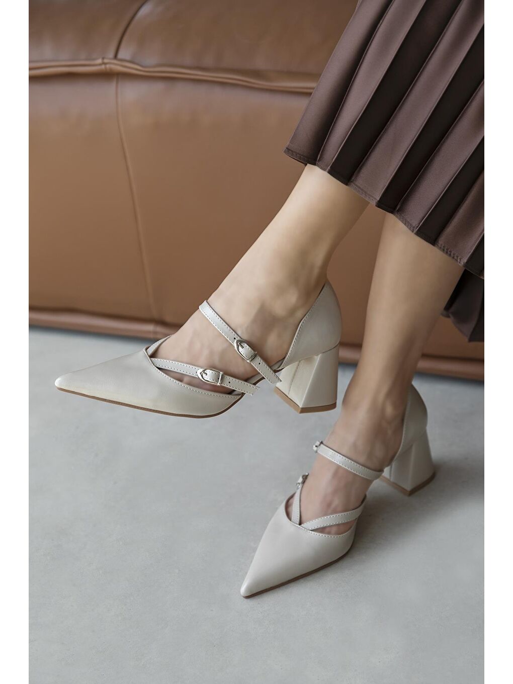 Stana Kadın Kırışık Deri Topuklu Ayakkabı Bej-1