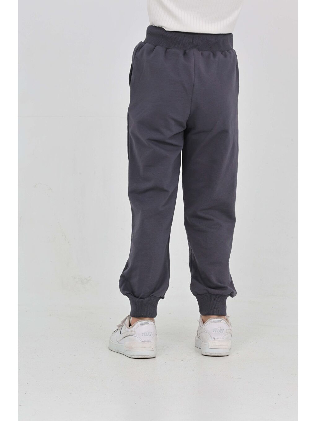 Antrasit Kız Çocuk Taç Nakışlı Eşofman Alt-2