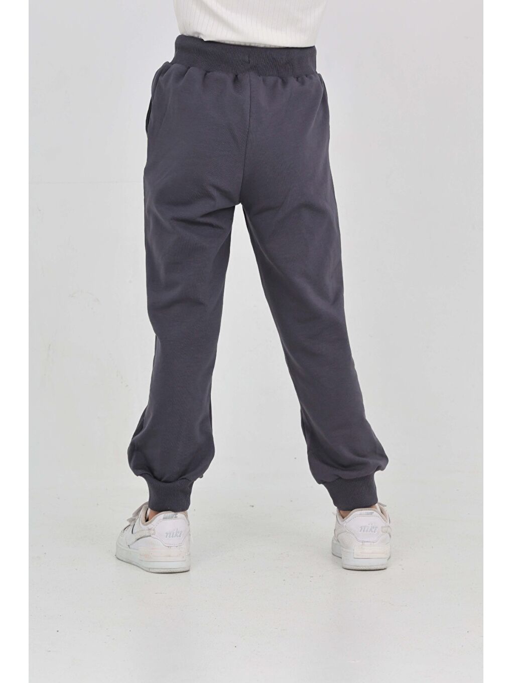 Antrasit Kız Çocuk Taç Nakışlı Eşofman Alt-3