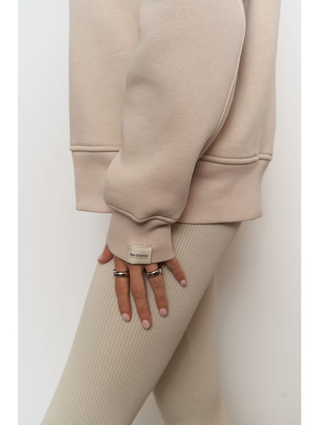Beyaz Street Studios Kemik Oversize Sweatshirt-5