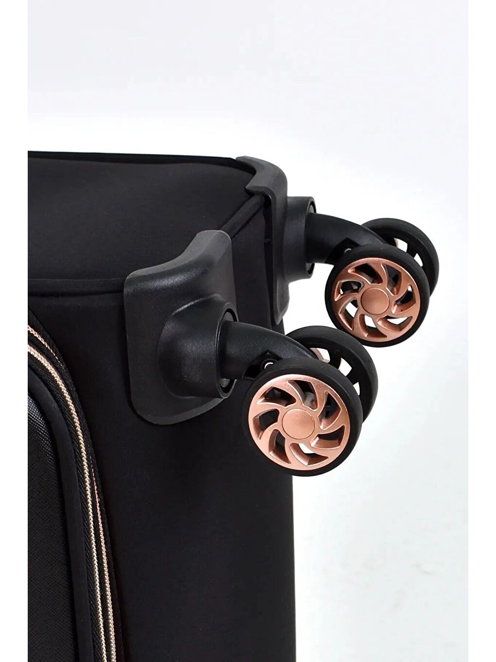 Siyah Kumaş Ekstra Hafif Orta Boy Valiz-1