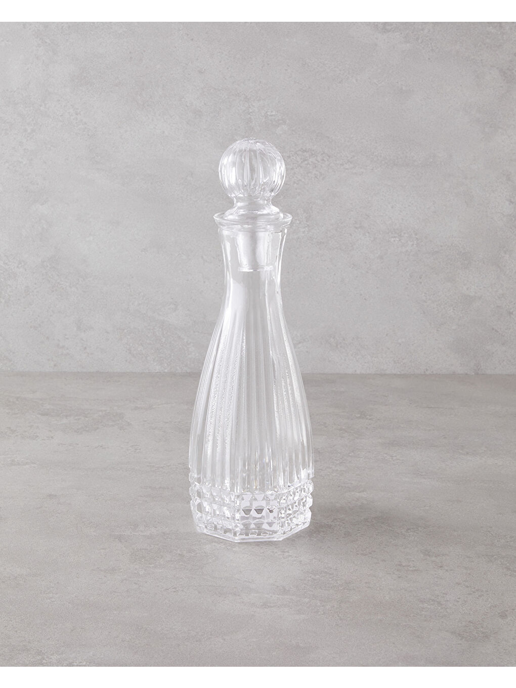 Renksiz Chalice Cam Karaf 1000 ml Şeffaf